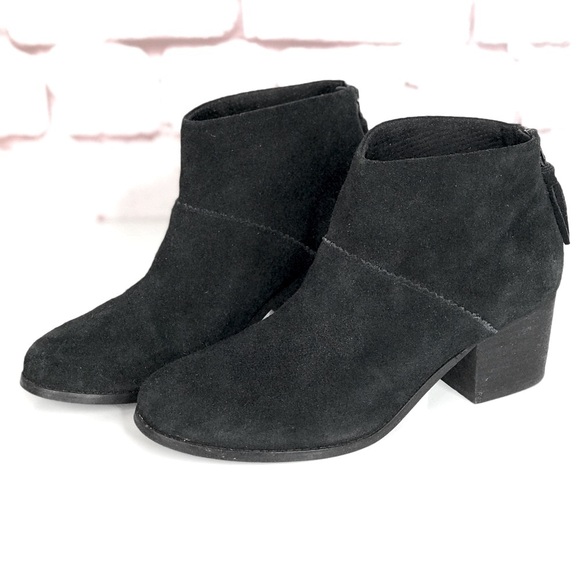 TOMS Black Suede Stacked Block Heel Size 10 Ankle Boots Booties - Picture 1 of 16